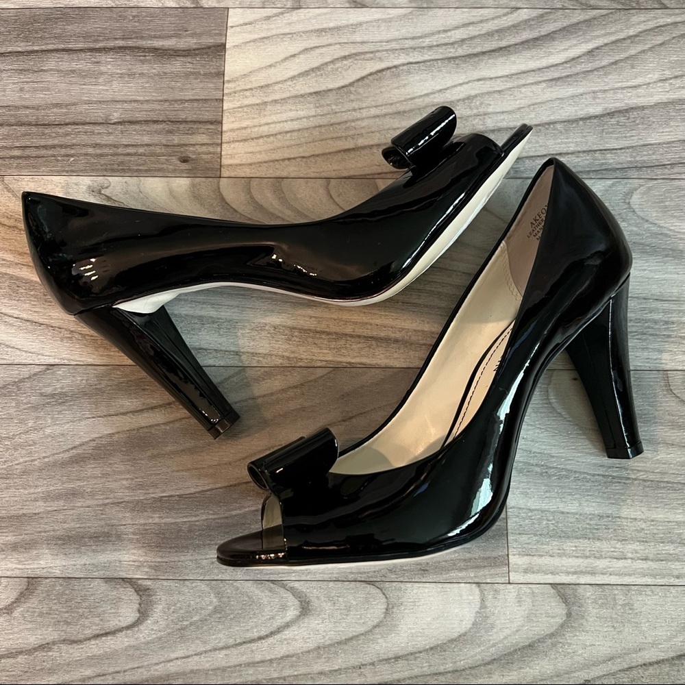 Anne Klein patent leather bow peep toe heels